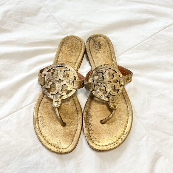Tory Burch Miller Sandals Metallic Gold Leather Thong Logo Size 8 - Picture 1 of 4